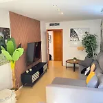 Appartement Siena - Modern With Terrace, Parking And Swimming Pool *